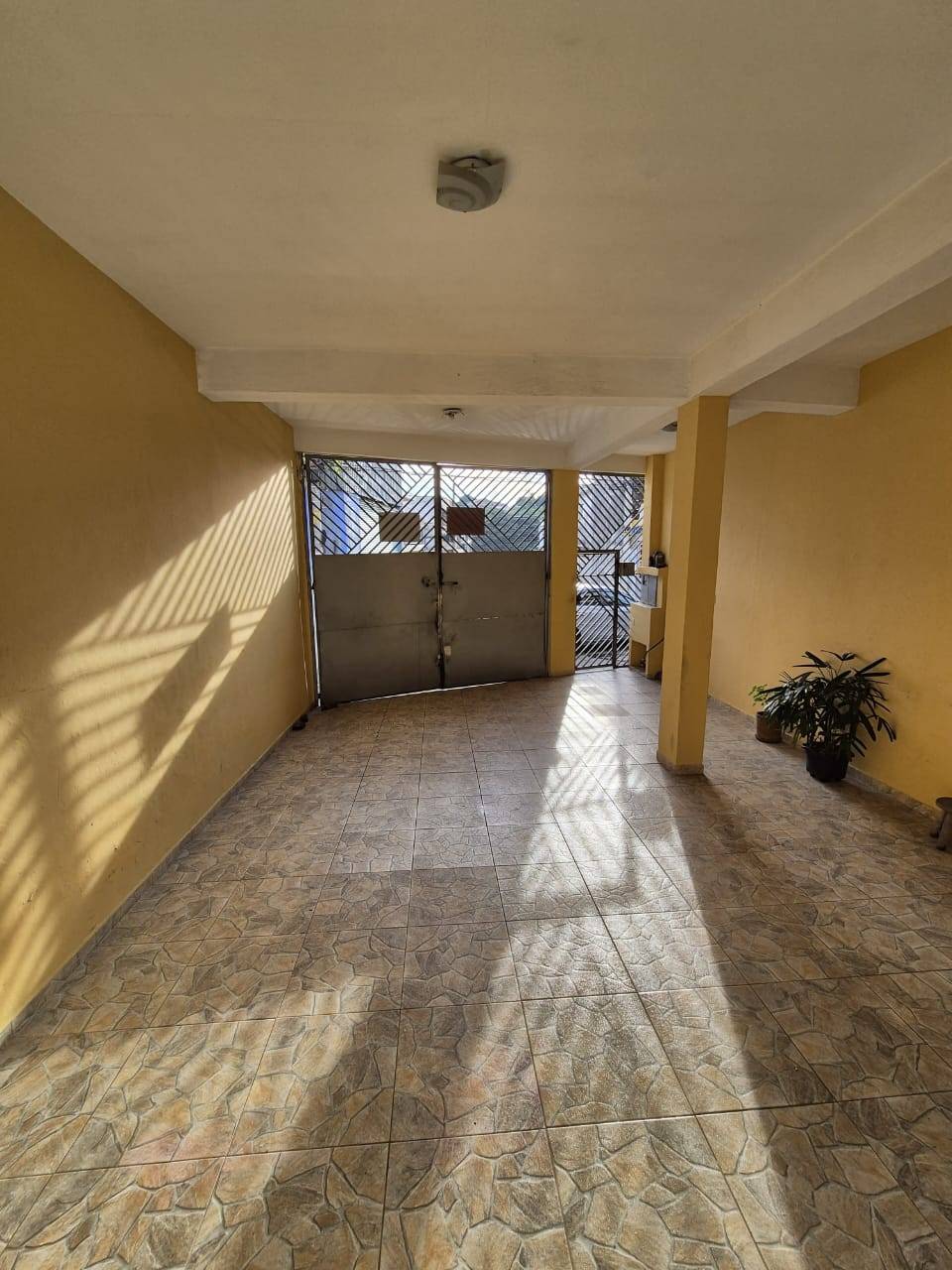Sobrado, 3 quartos, 200 m² - Foto 1