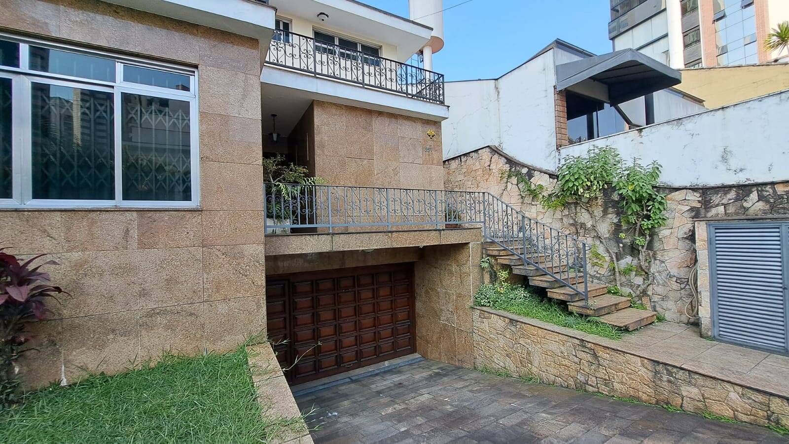Sobrado, 5 quartos, 350 m² - Foto 1