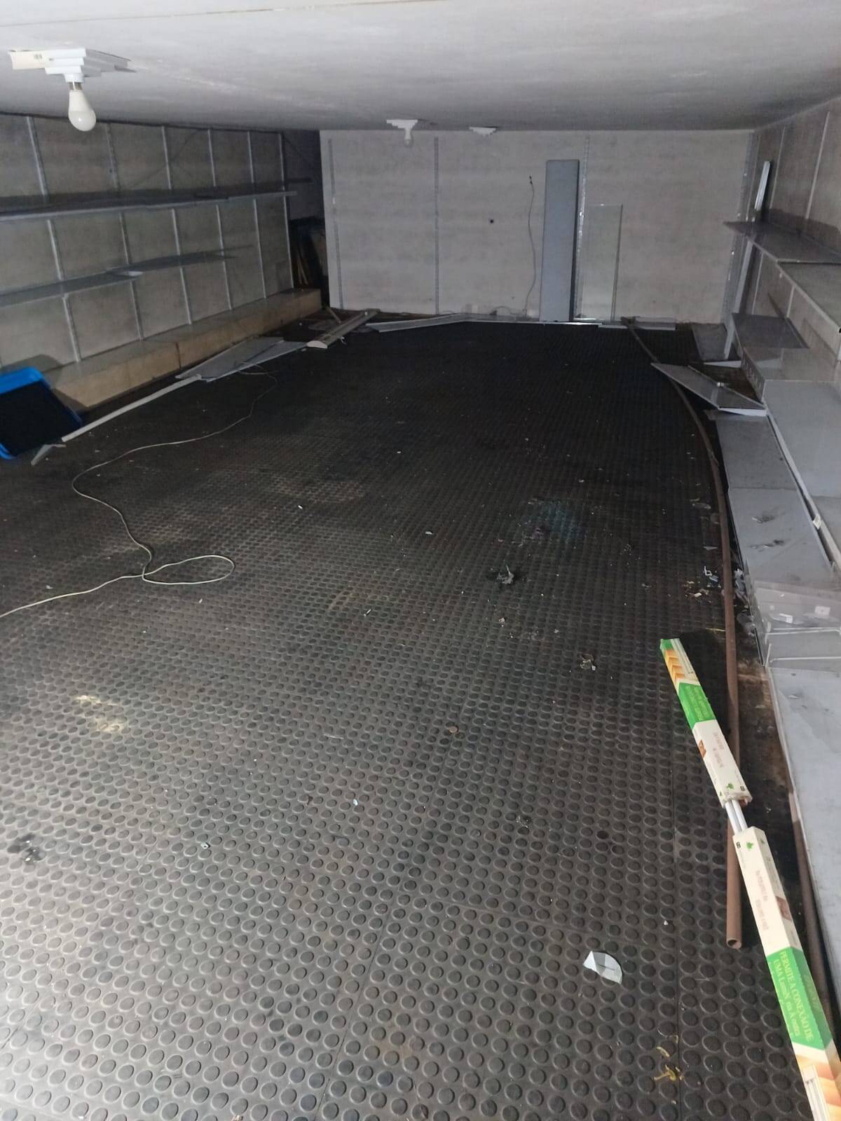 Loja-Salão, 200 m² - Foto 15